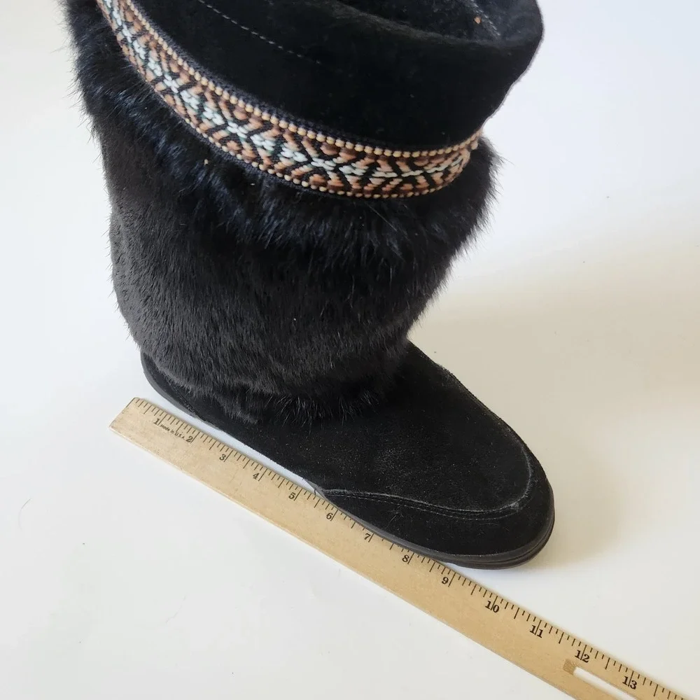 Minnetonka Vintage Rabbit Fur Suede Mukluk Snow Boots 9 Mid Calf Pull On Pom Pom
